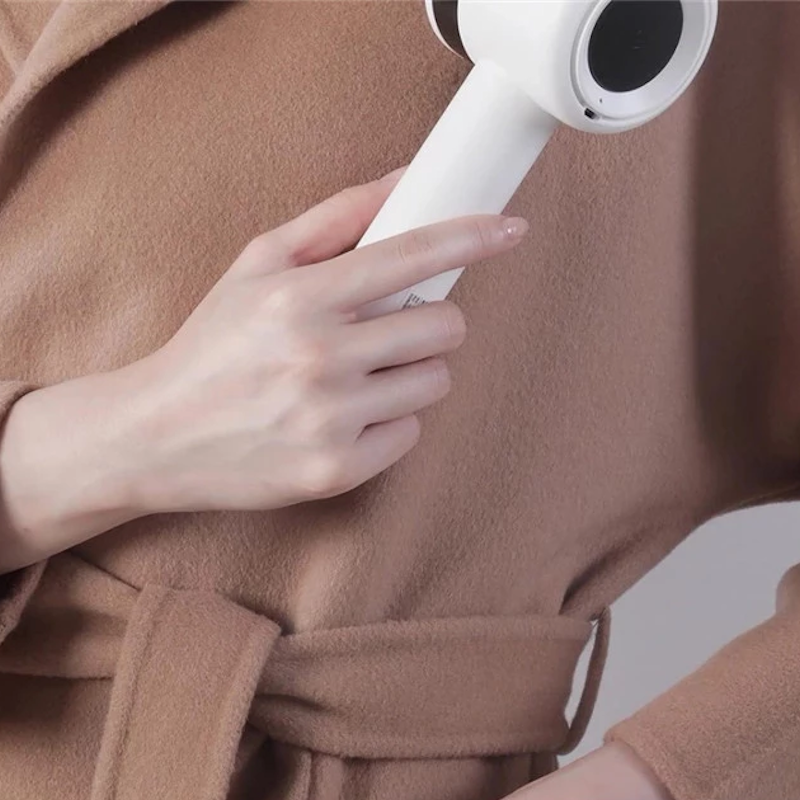 Portable lint remover