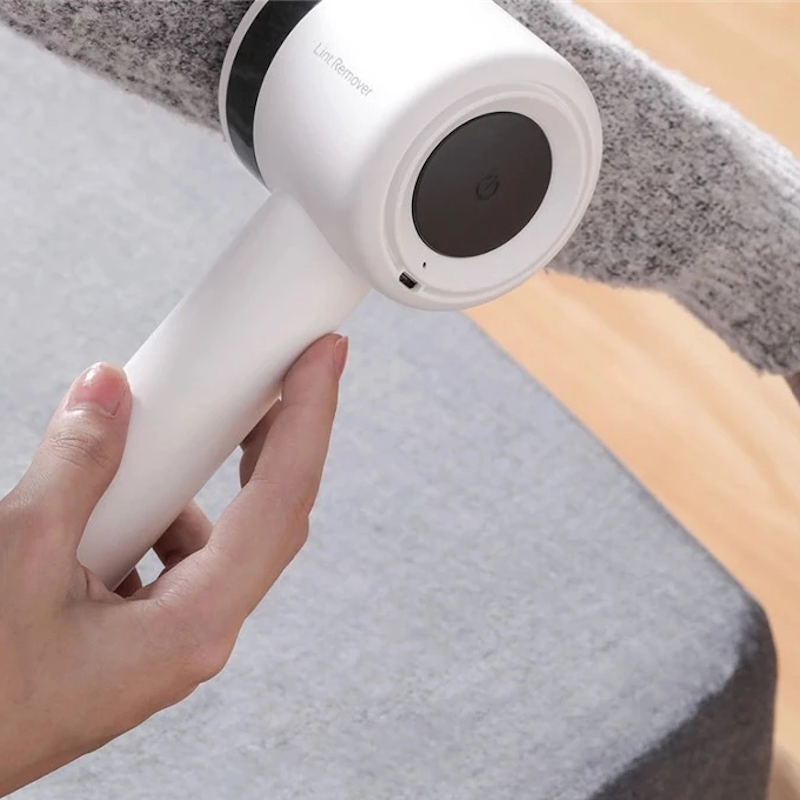 Portable lint remover